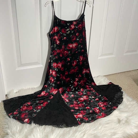 By Debra Vintage Floral Velvet and Lace Dress - Picture 2 of 5
